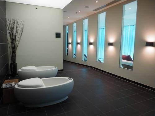 spa-relax-at-holmes-place